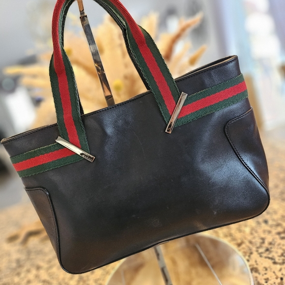 Authentic Mini Gucci Leather Handbag - Picture 4 of 17